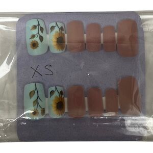 Sunflower press on nails with Matte Accents XS